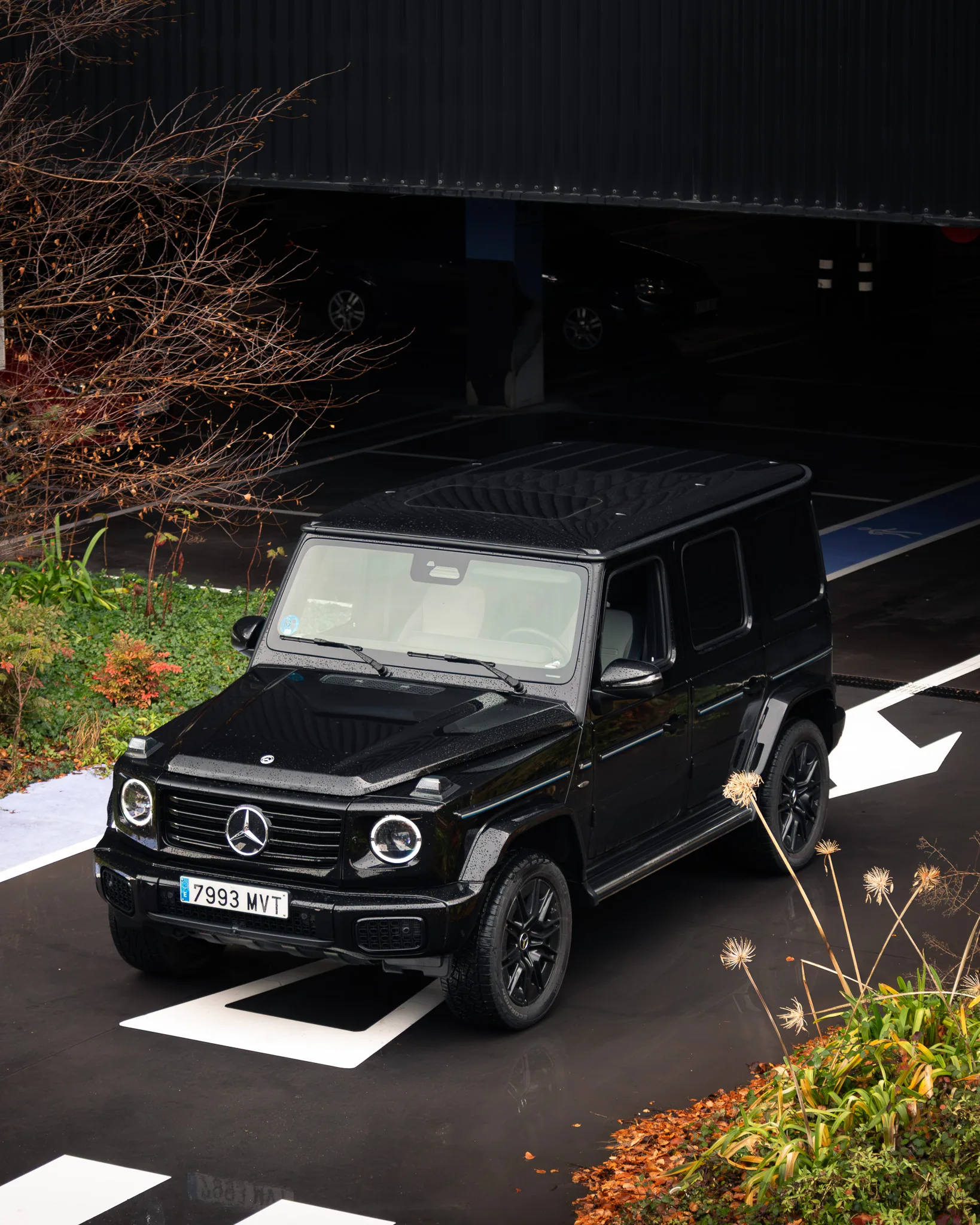 Mercedes-Benz Clase G negro fotografiado desde arriba
